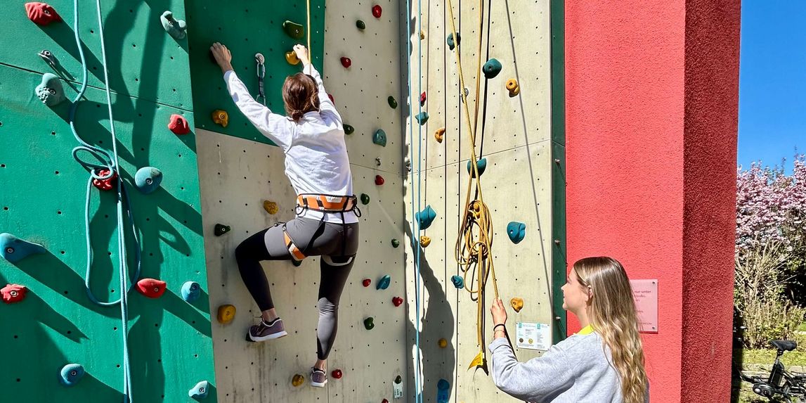 Kletterwand in den MEDICLIN Kliniken Bad Wildungen