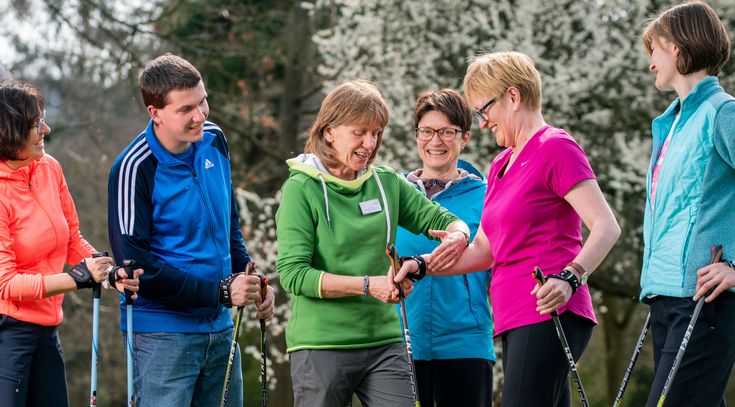 Walkinggruppe im Park